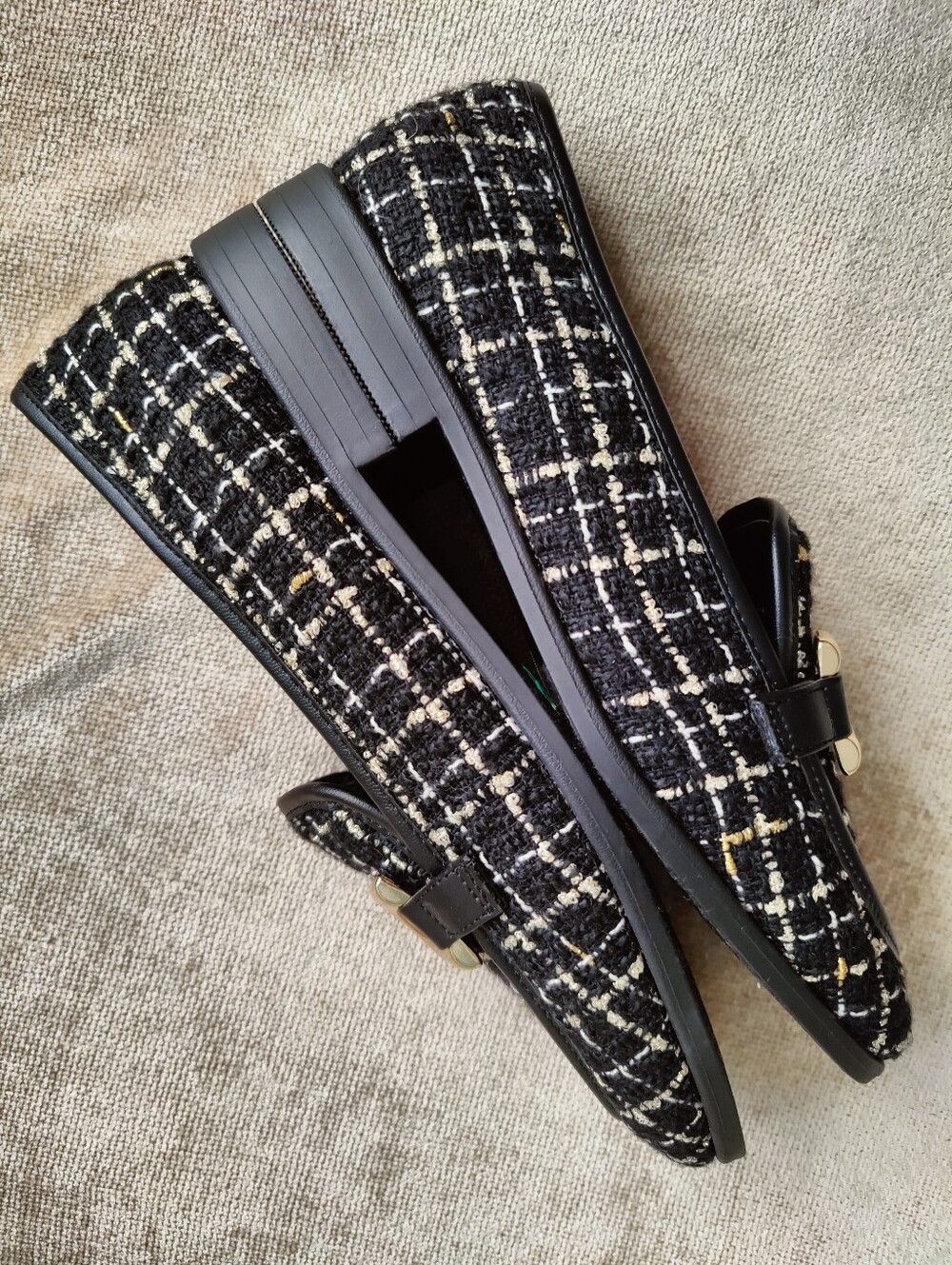 New Kenneth Cole Black and Gold Tweed Larisa Loafers with Gold Tone Buckle, Sz8 - Picture 7 of 13